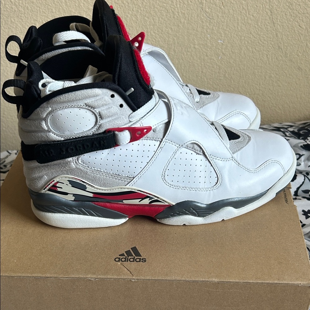 Jordan 8 Retro Bugs Bunny (2013)White Black Red High-Top Basketball Sneakers
